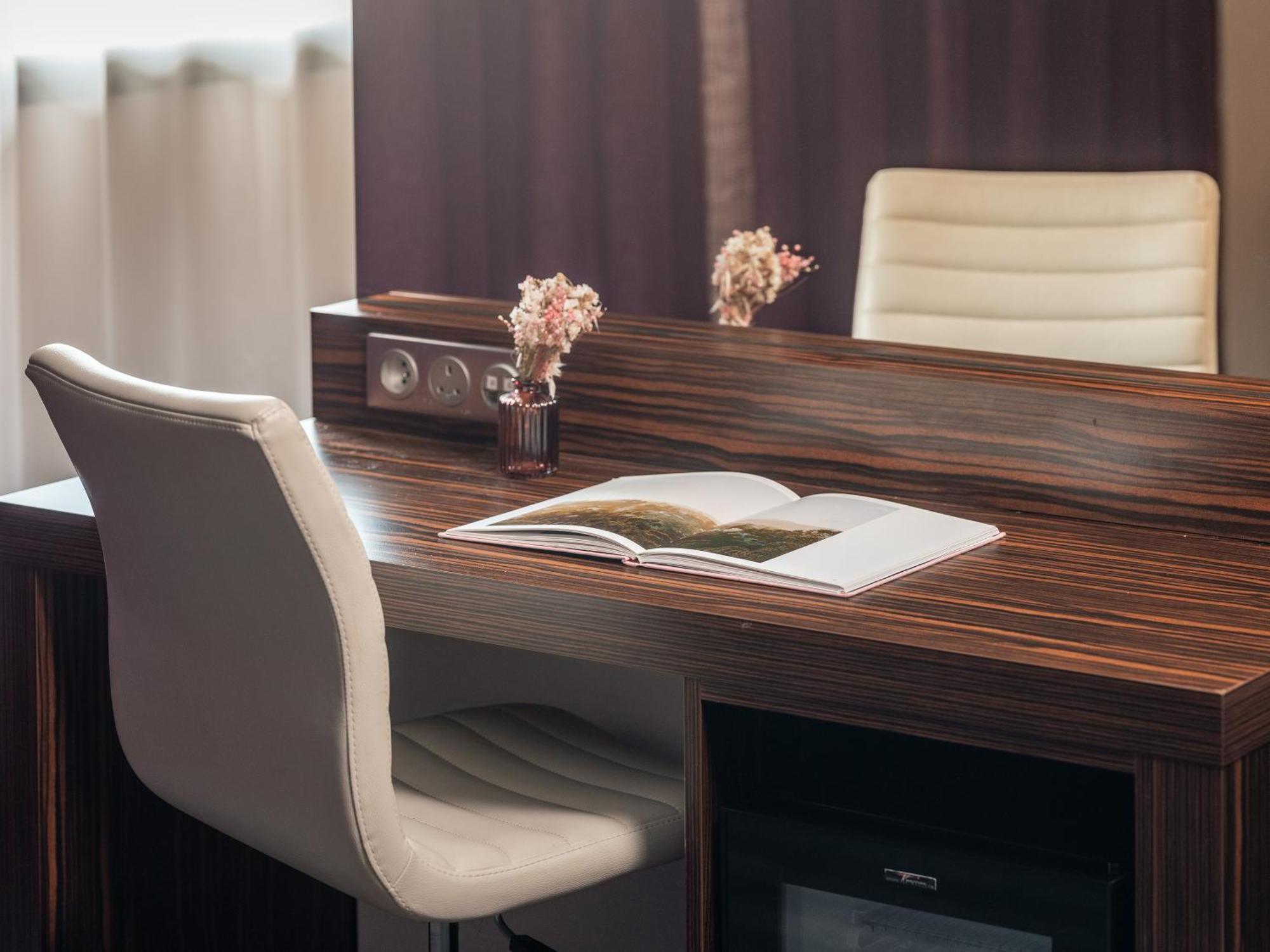 Holiday Inn Toulouse Airport By Ihg Blagnac Esterno foto