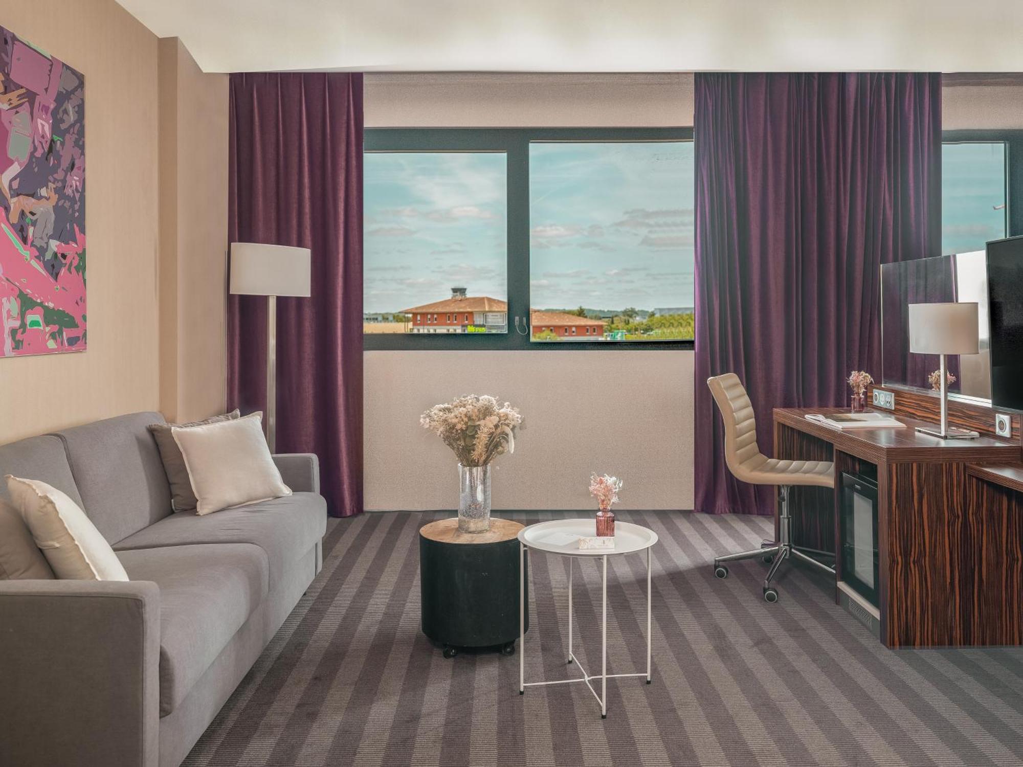 Holiday Inn Toulouse Airport By Ihg Blagnac Esterno foto