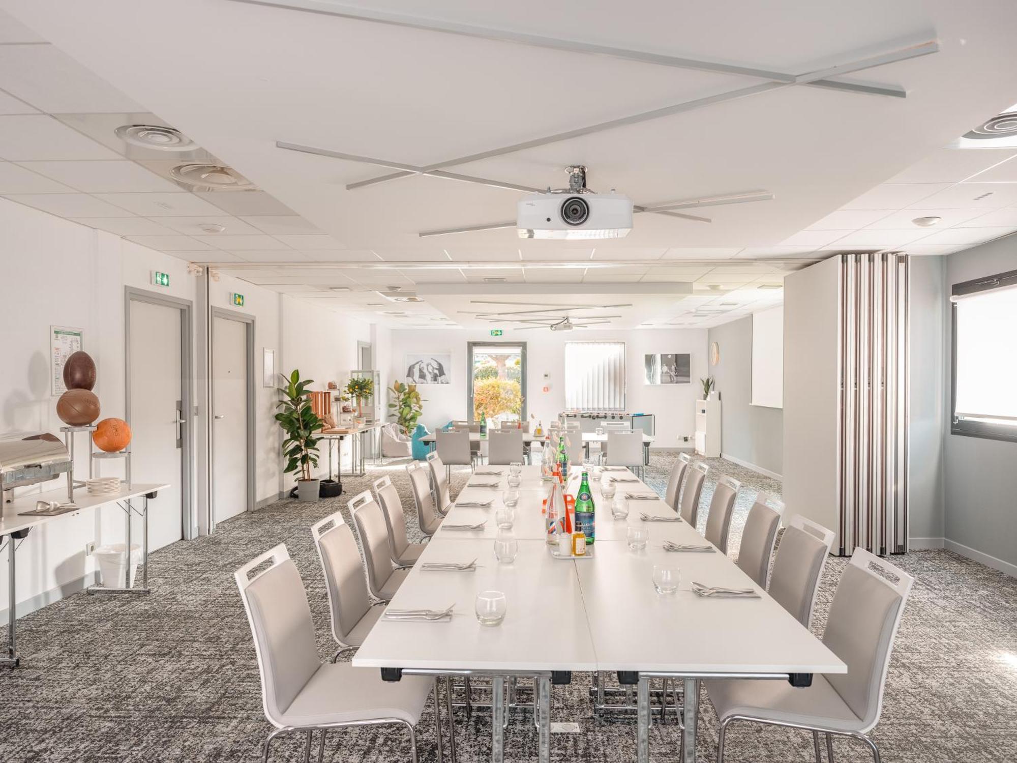 Holiday Inn Toulouse Airport By Ihg Blagnac Esterno foto