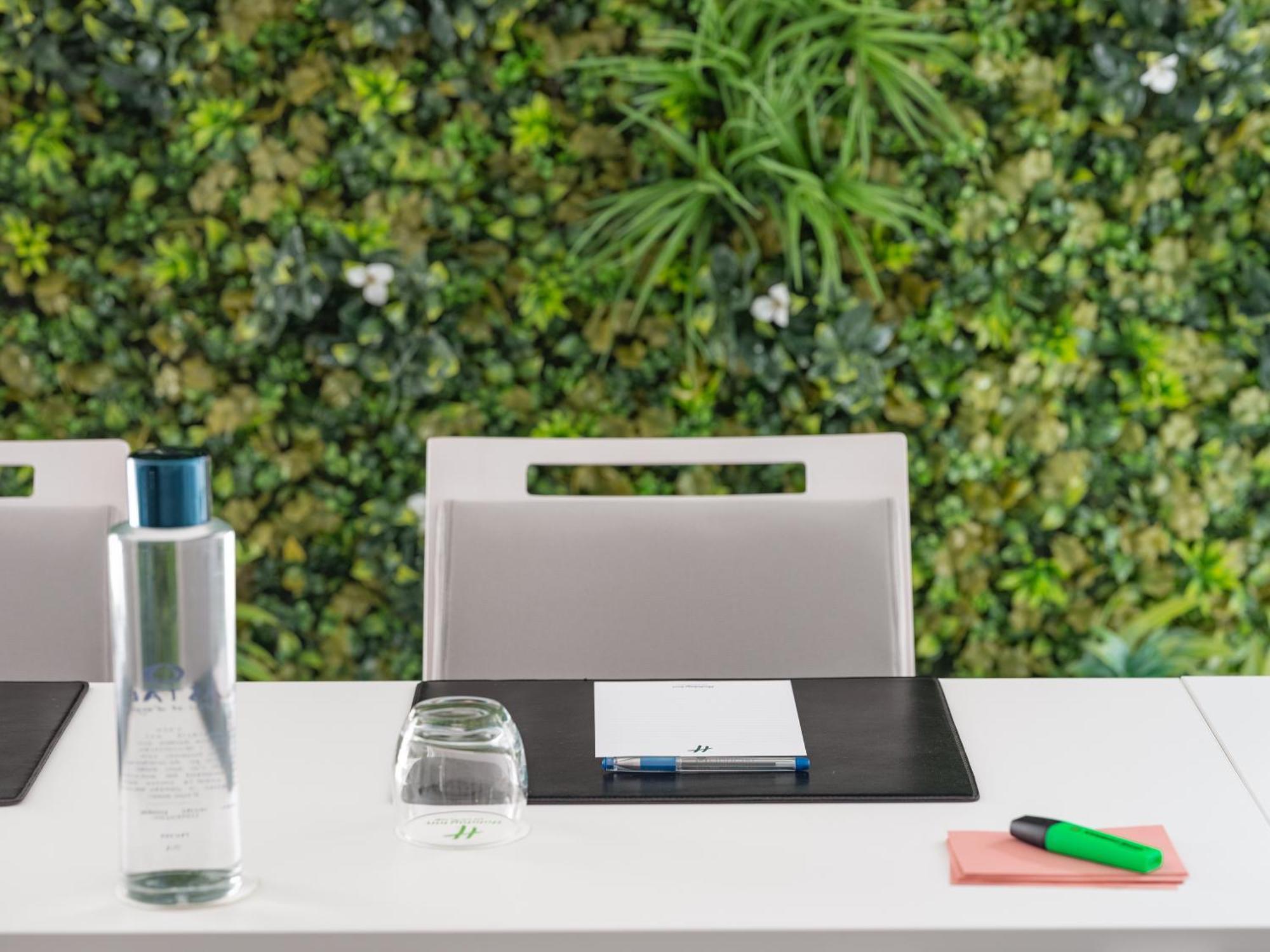 Holiday Inn Toulouse Airport By Ihg Blagnac Esterno foto