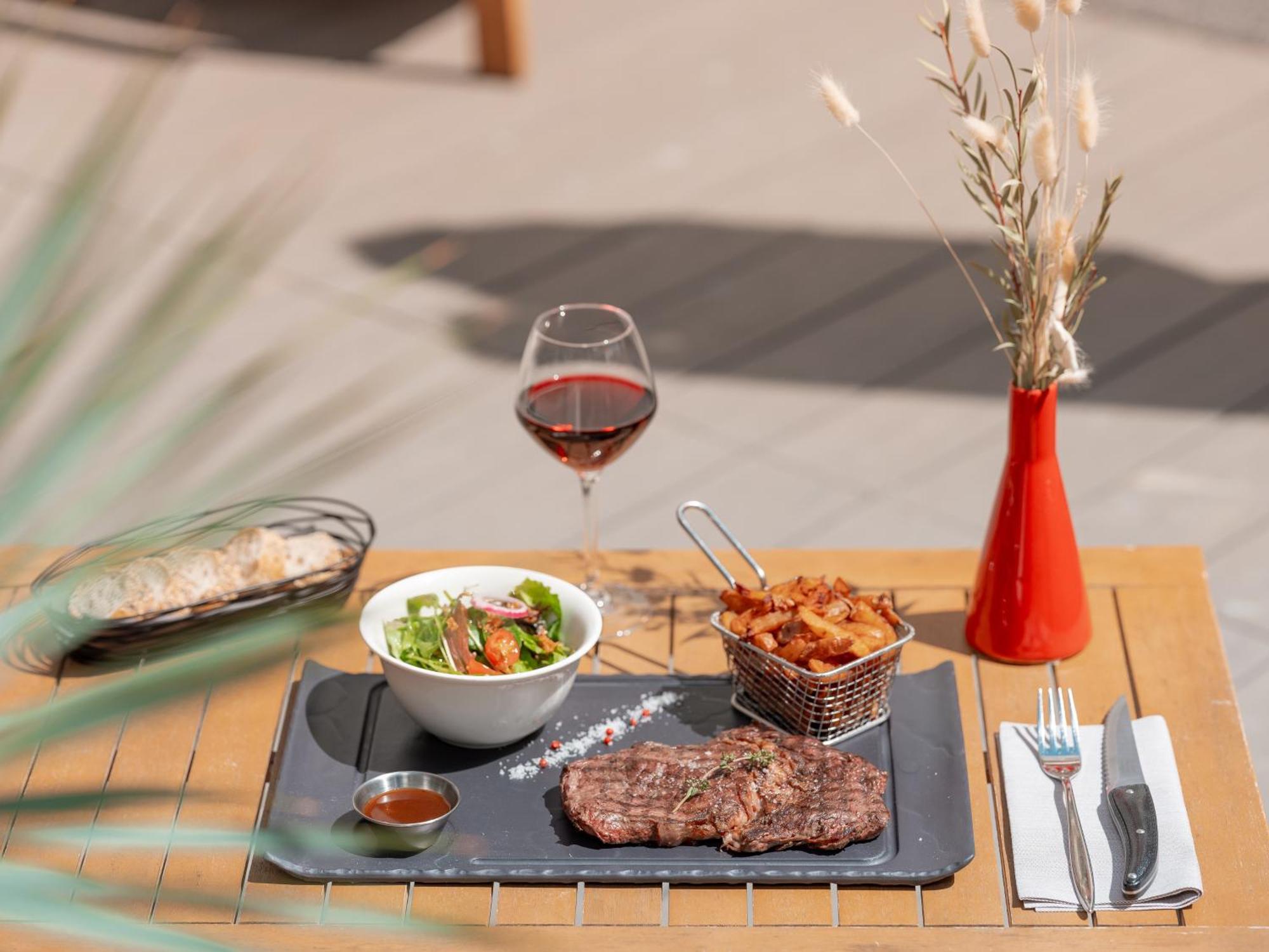 Holiday Inn Toulouse Airport By Ihg Blagnac Esterno foto