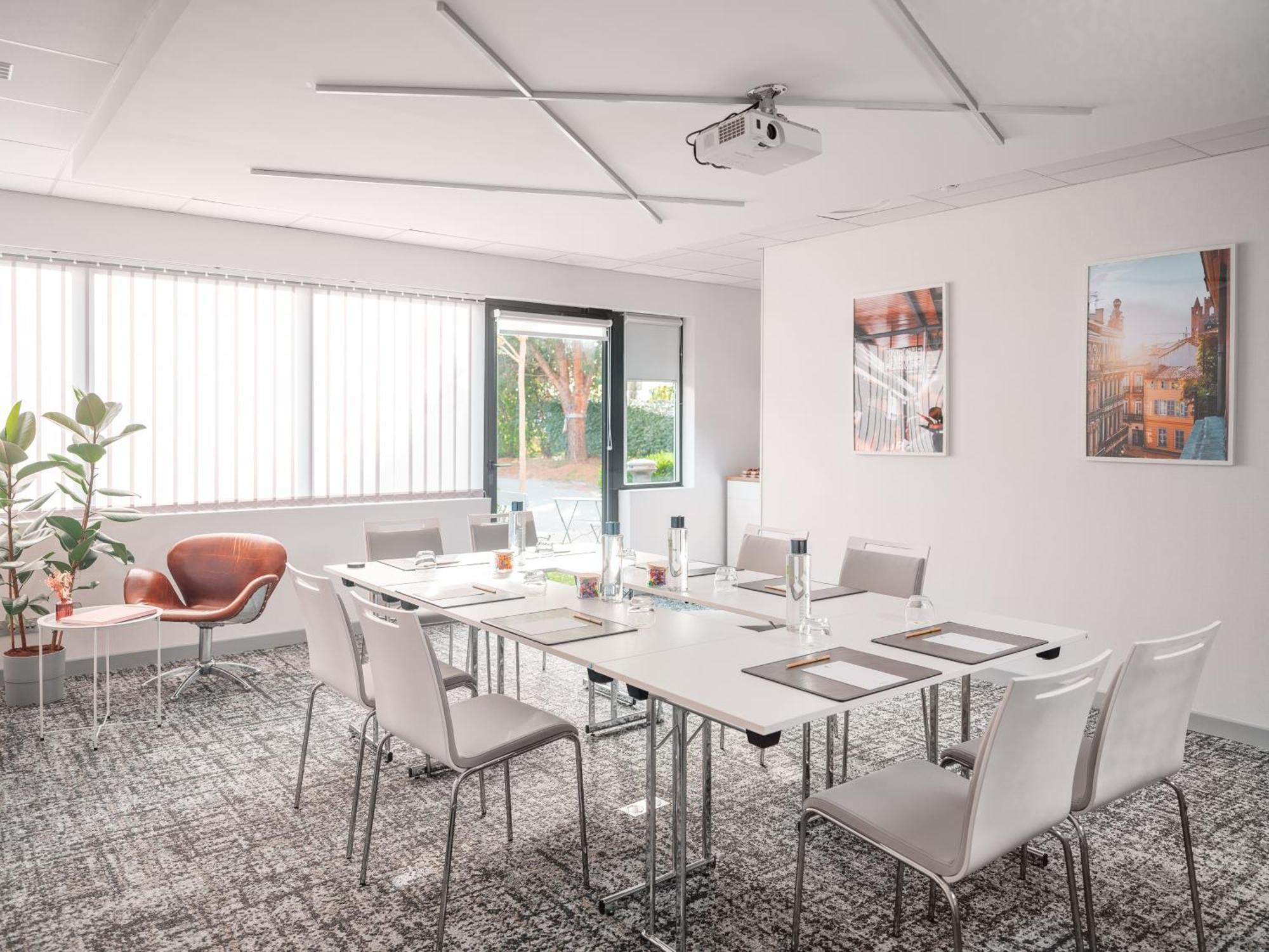 Holiday Inn Toulouse Airport By Ihg Blagnac Esterno foto